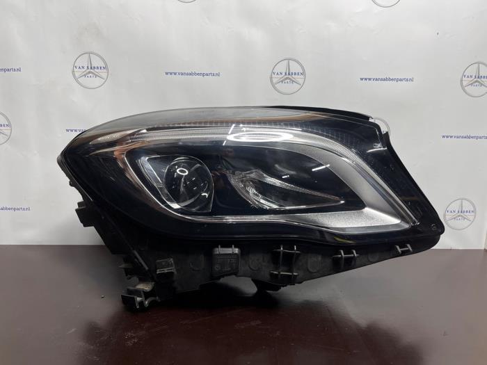 Koplamp rechts van een Mercedes GLA, Gebruikt, -, -, 3 maanden garantie