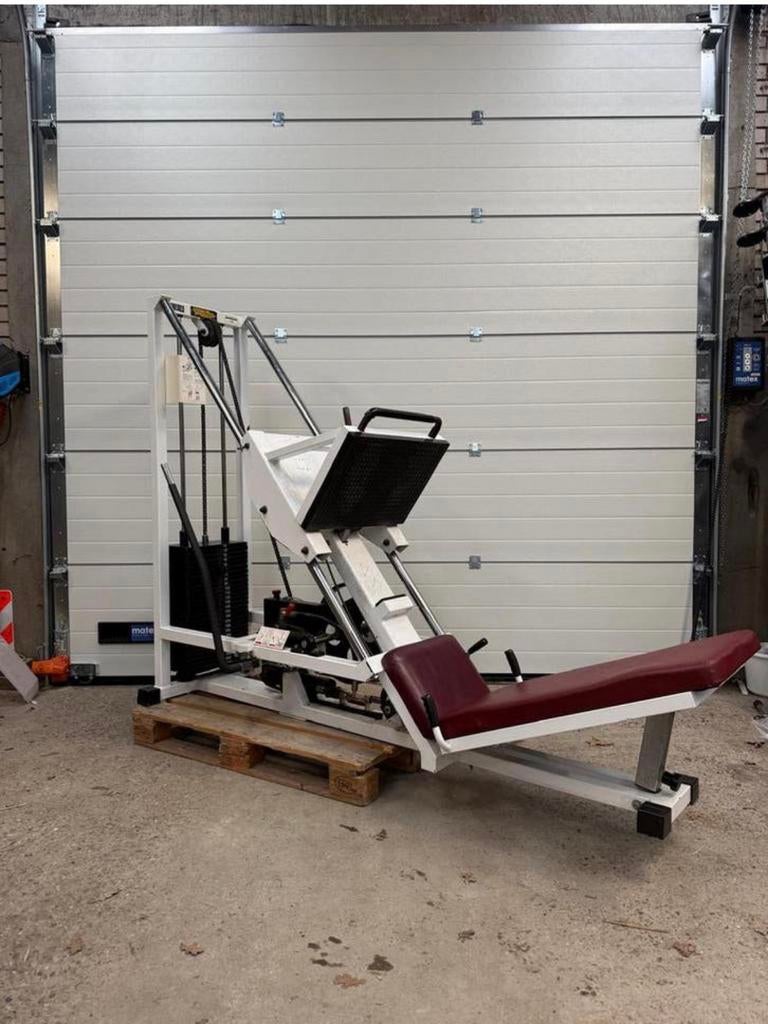 Technogym 45 degree legpress 260 kg stack / Beinpresse, Sport en Fitness, Fitnessmaterialen, Ophalen, Gebruikt, Benen, Overige typen