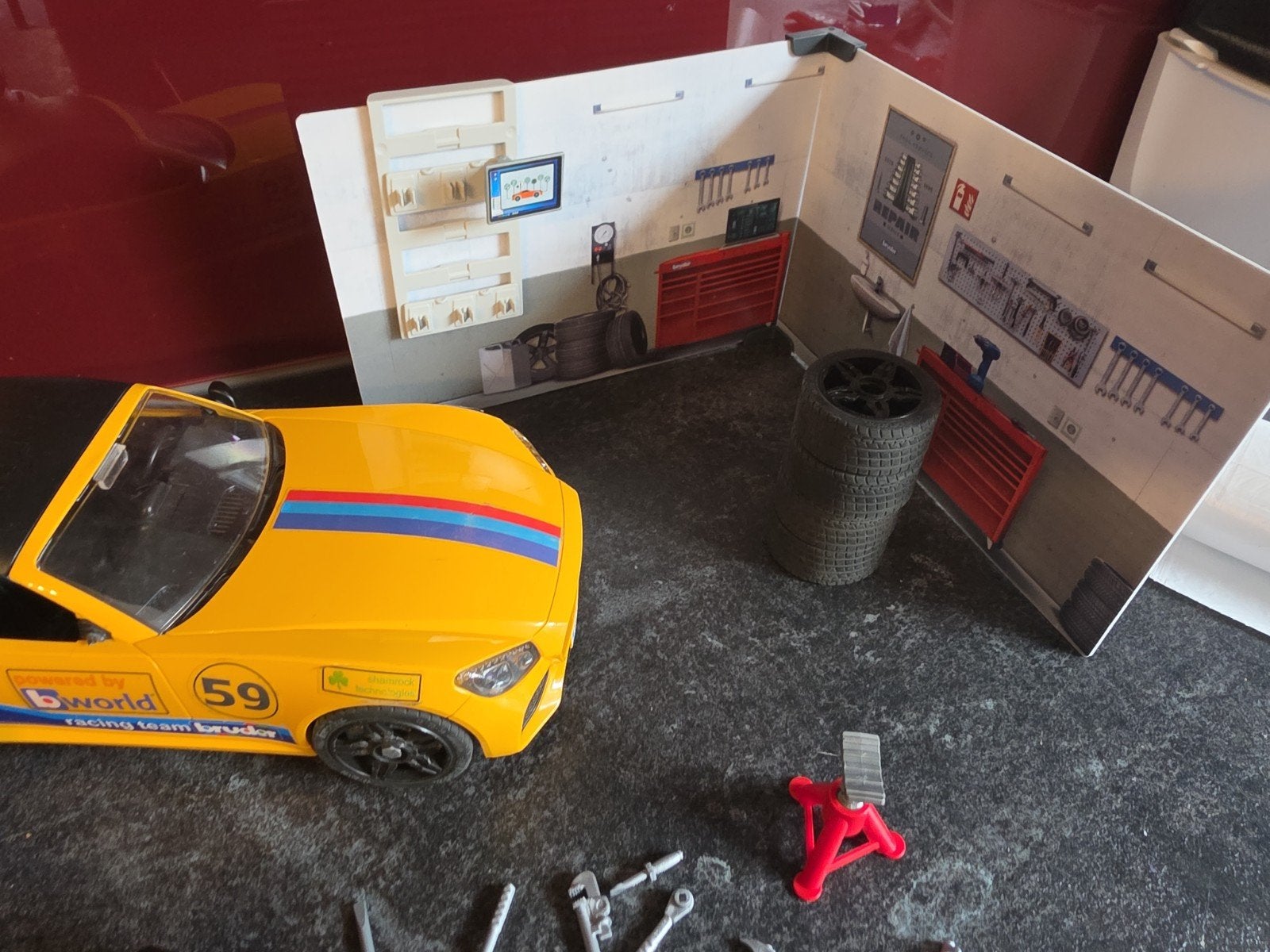 Garage Bruder Bworld avec voiture de course, Enfants & Bébés