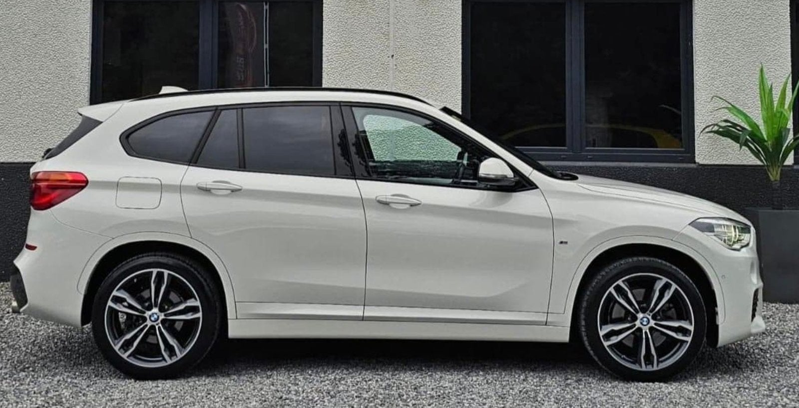 BMW X1 sDrive full Pack M (interieur en exterieur), Auto's, Euro 6, 4 cilinders, Alcantara, Wit
