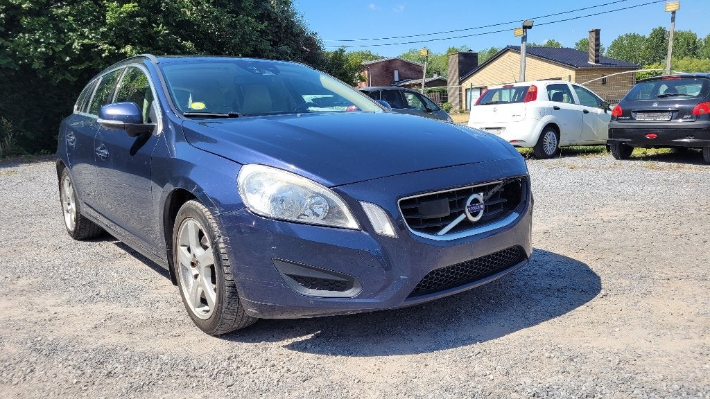 volvo V60 2.0d AUTOMAAT AIRCO TREKHAAK LEDER GPS OHBOEK 2011, Euro 5, Beige, 4 cilinders, Blauw