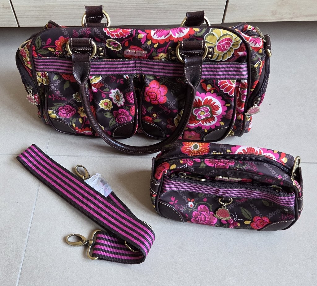 Handtas/schoudertas Oilily met toilettasje, Bijoux, Sacs & Beauté, Sacs | Sacs à bandoulière, Enlèvement ou Envoi, Utilisé, Autres couleurs