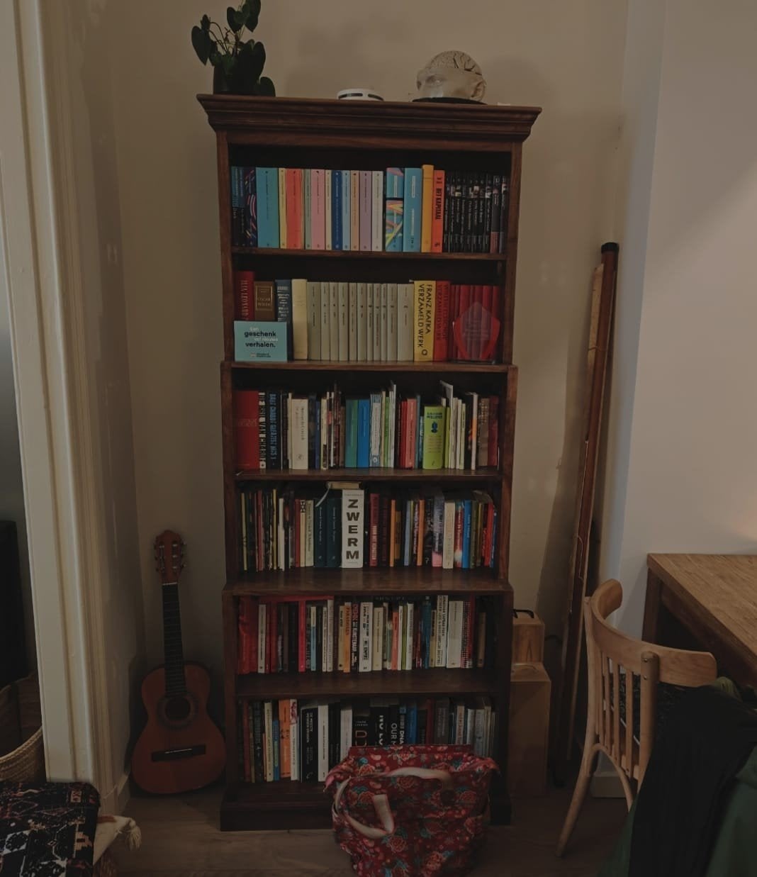 Authentieke Indische trapkast / boekenkast – massief hout –, Huis en Inrichting, Kasten | Boekenkasten, Gebruikt, 50 tot 100 cm