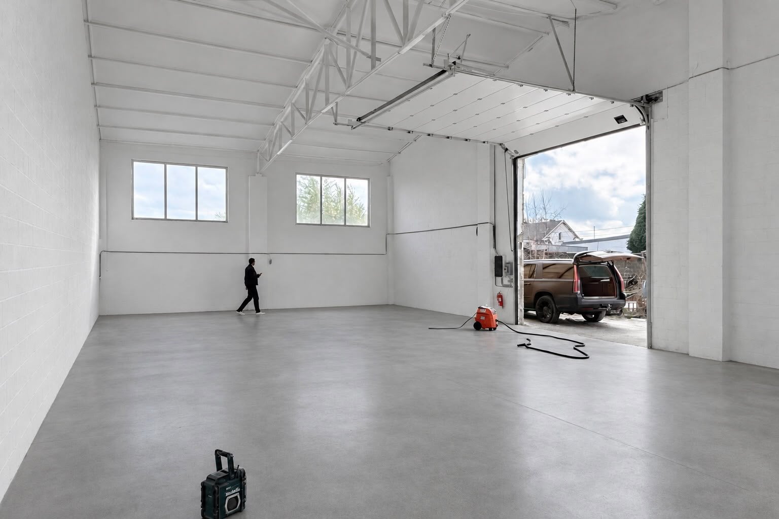 Entrepôt 200 m2 avec porte sectionnelle et triphasé, 50 m² ou plus, Liège (ville)