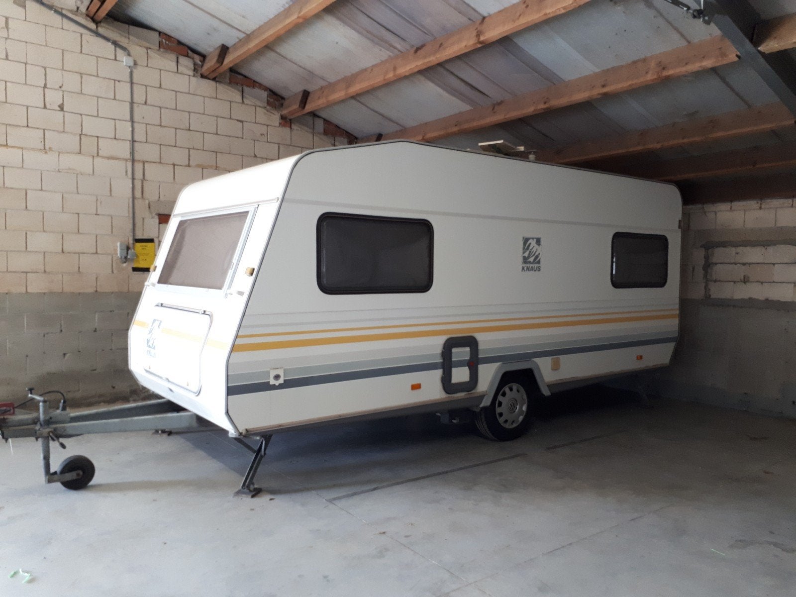 Caravan Knaus 485 TU, 750 - 1000 kg, Particulier, Knaus, Stabilisator