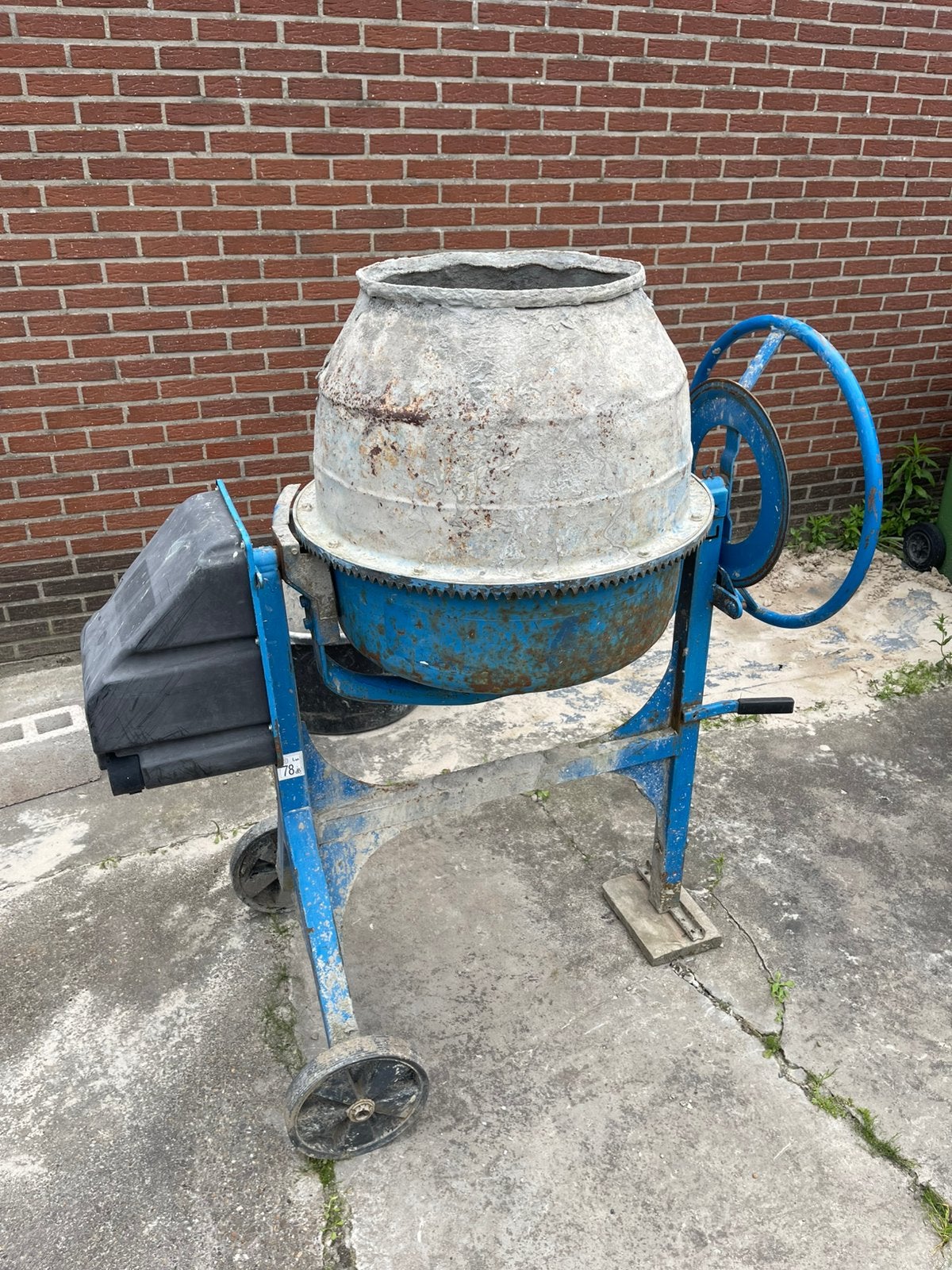 Betonmolen 140 liter, Ophalen, Gebruikt