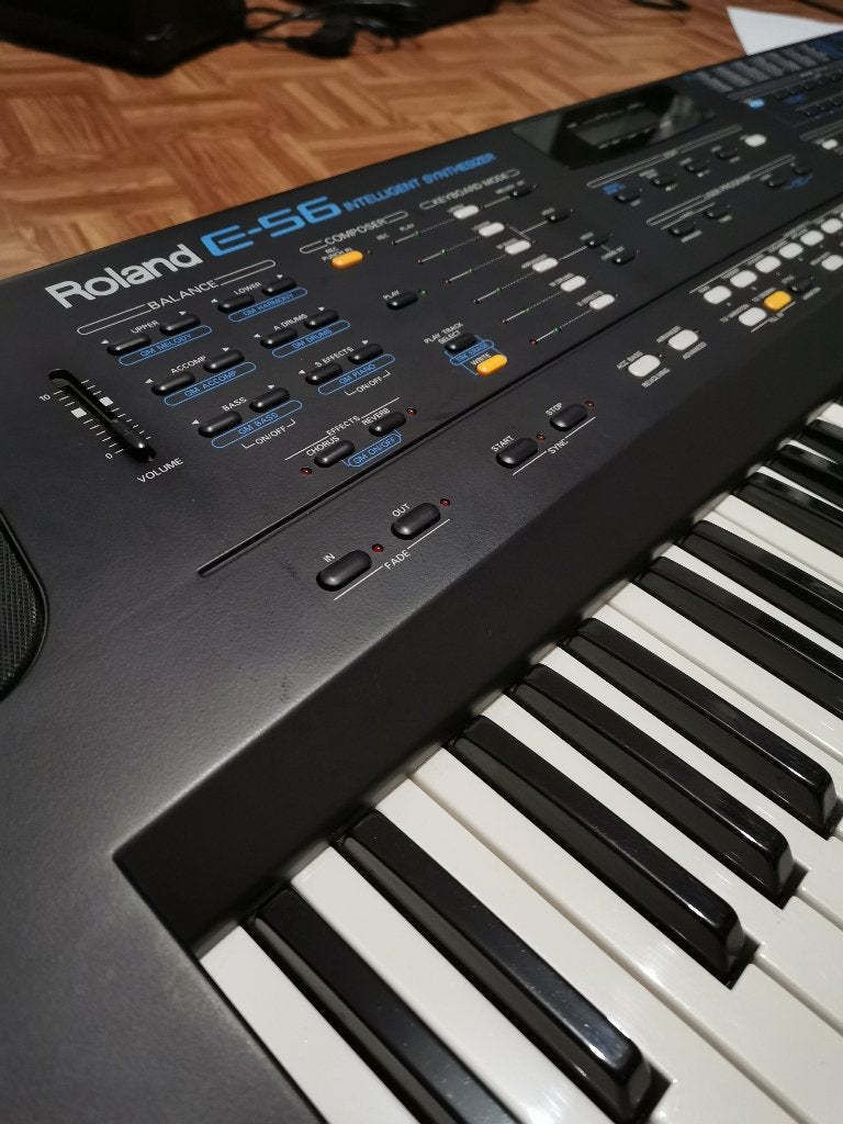 Roland E-56 piano / synthesizer (aanslaggevoelig), Ophalen, 61 toetsen, Roland, Zo goed als nieuw