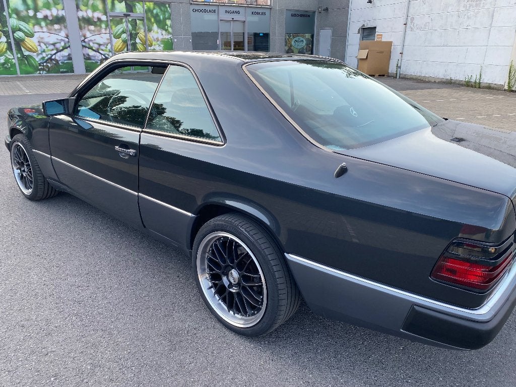 Mercedes coupé 230CE, foto 2