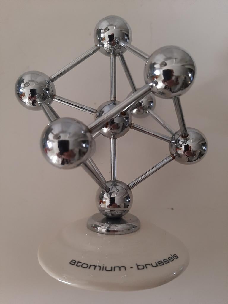 Nieuwe BOCH-doos van metaal en keramiek van het Atomium en e