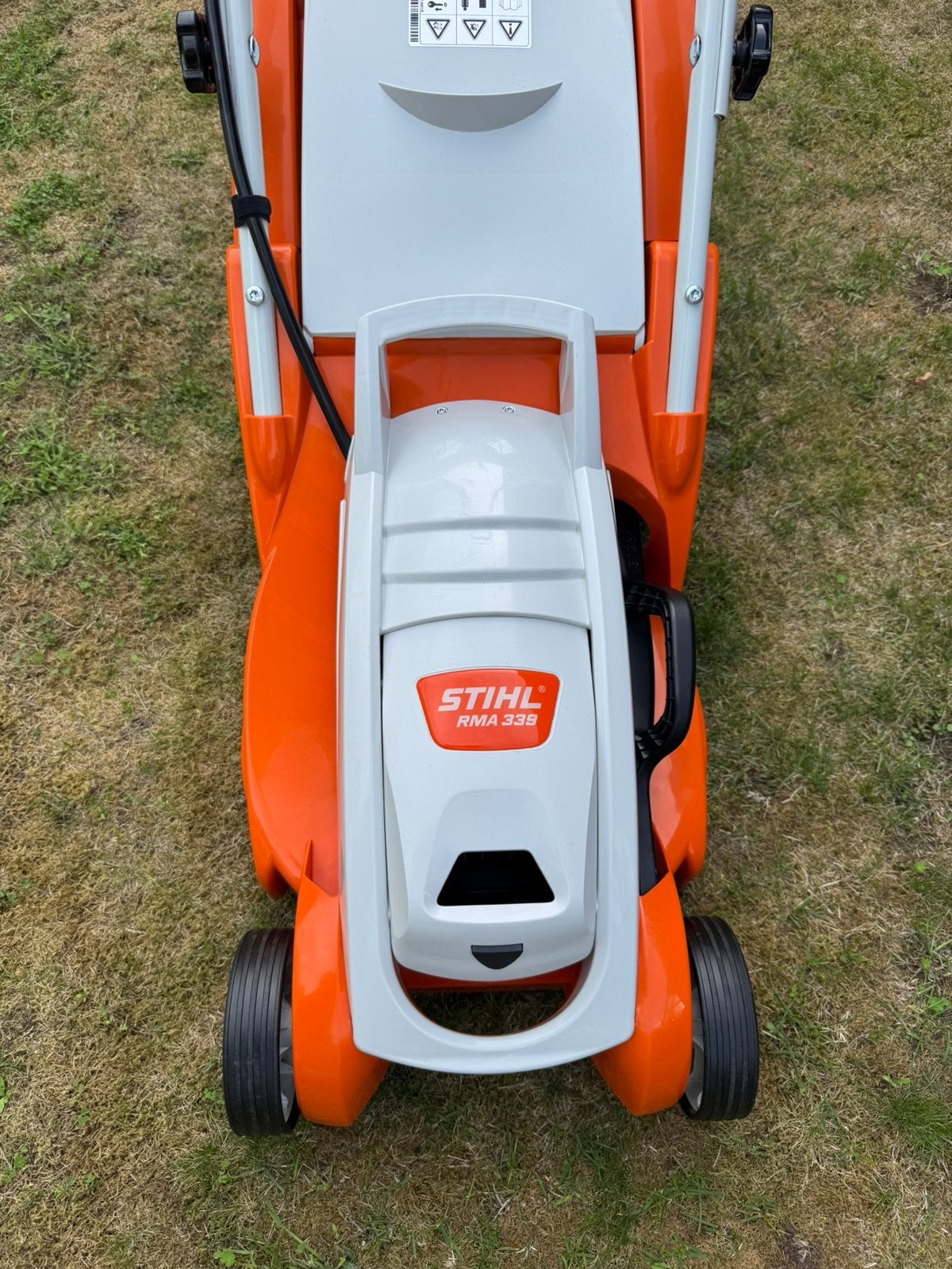 Tondeuse à gazon à batterie Stihl RMA 399.0, Tondeuses à gazon sur batterie, Tondeuse rotative, Comme neuf, 30 à 39 cm