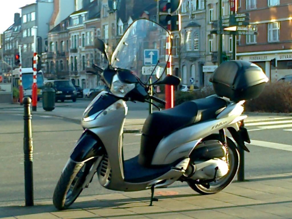 sh 300, Motos, 300 cm³, Scooter, Occasion, Particulier