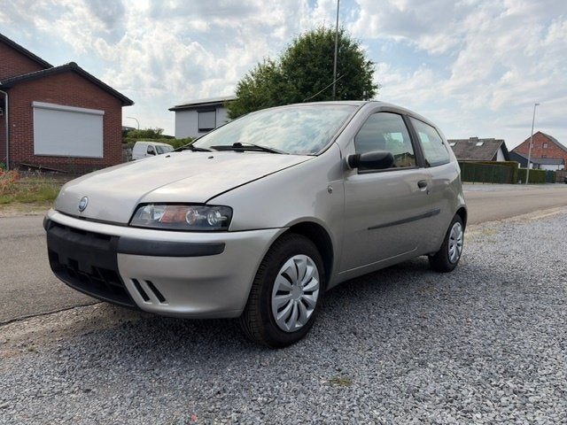 mooi punto 1200 benz. met airco word gekeurd voor verk euro4, Auto's, Fiat, Voorwielaandrijving, Stof, USB, 1242 cc