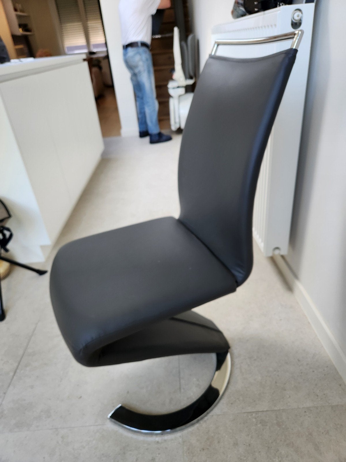 Stoelen kleur grijs met inox poten, Huis en Inrichting, Ophalen, Grijs