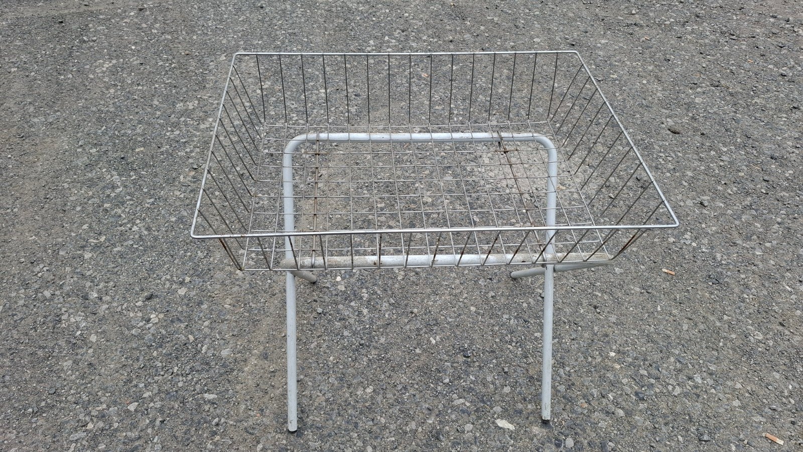 Metalen mand die in 2 delen kan worden gedemonteerd, Ophalen