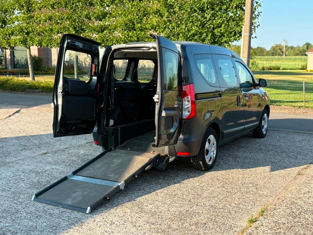 ️♿️Dacia Dokker 1.5DCI Rolstoelwagen Invalide TPMR, Autos, Euro 6, Entreprise, Boîte manuelle, MPV ou Monospace