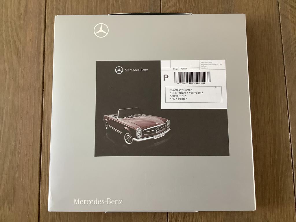 Boek Mercedes-Benzine “Door de ogen v/d wereld”, Livres, Enlèvement, Neuf, Mercedes