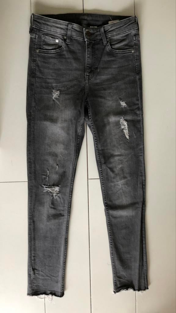 jeansbroek used look H&M maat 27 grijs, H&M, Ophalen of Verzenden, W27 (confectie 34) of kleiner, Grijs