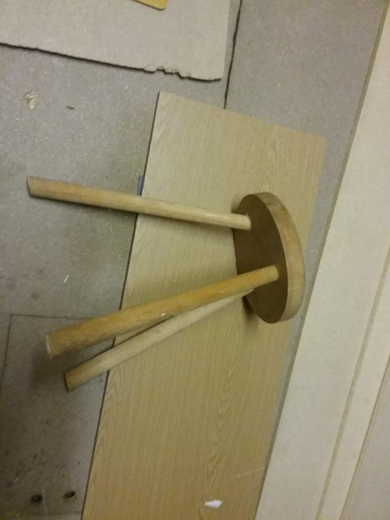 Klein stoelje, Enlèvement, Utilisé, Bois