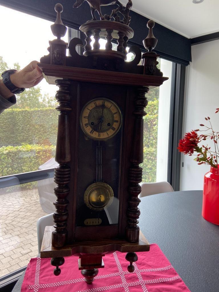 horloge suspendue ancienne « chevaux », Enlèvement
