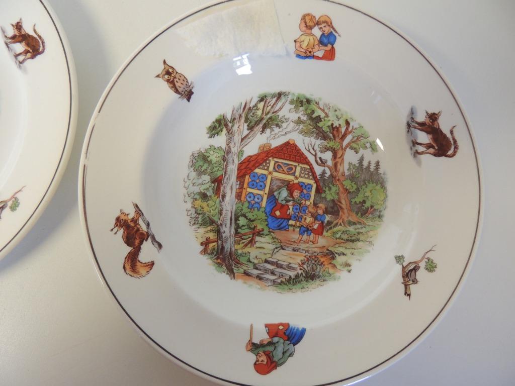 vintage kinder bordjes (diep en plat) met "hans en grietje", Antiek en Kunst, Antiek | Servies los, Ophalen