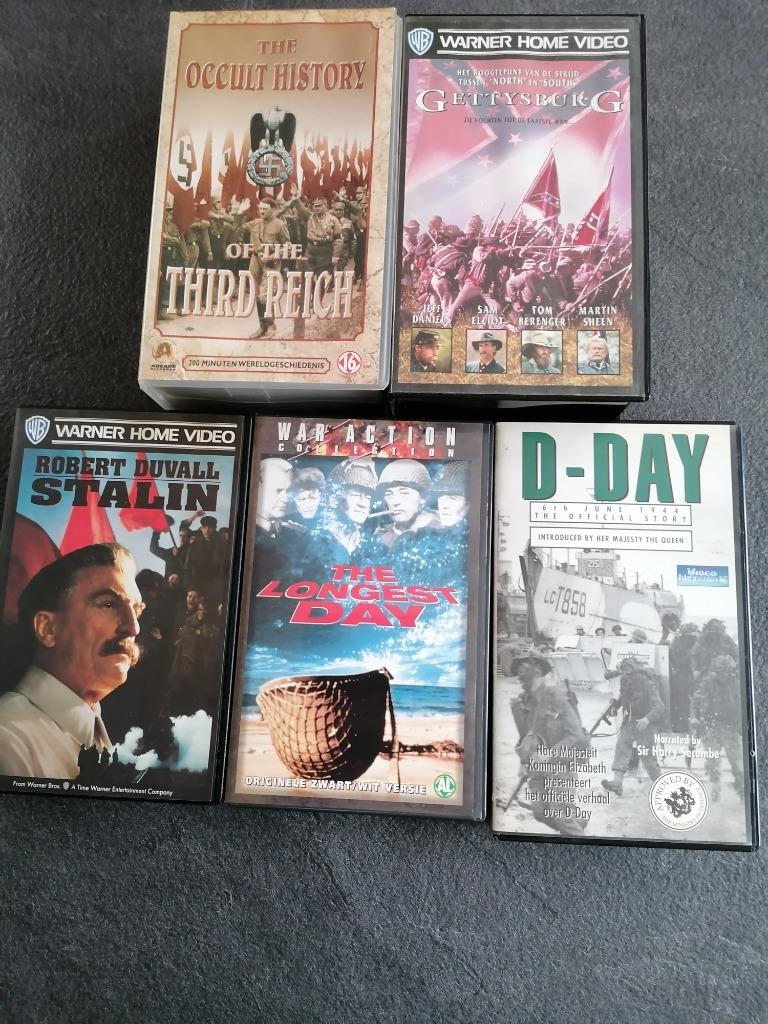 VHS The longest day, stalin, d day, 1€ stuk + 2 boxen, Cd's en Dvd's, Ophalen of Verzenden, Zo goed als nieuw, Documentaire