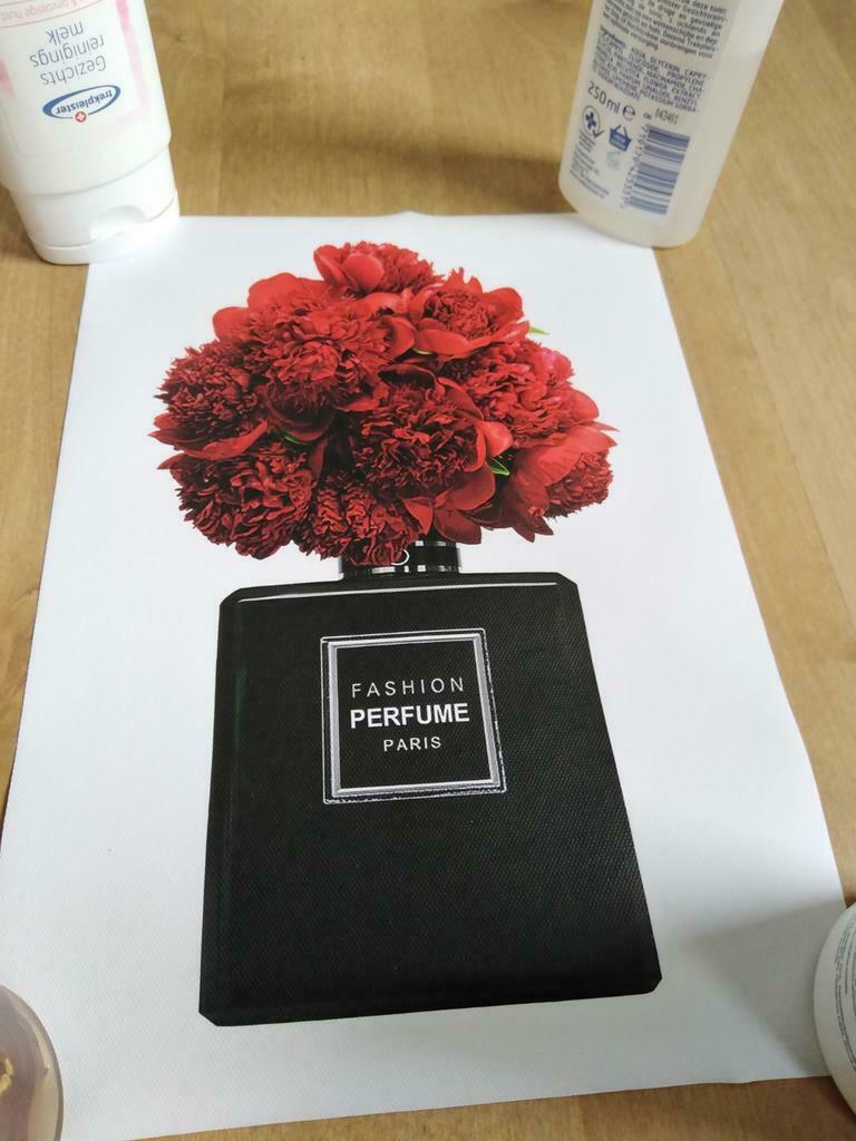 Canvas poster parfumfles met bloemen, Minder dan 50 cm, Nieuw, Ophalen of Verzenden, Foto of Poster