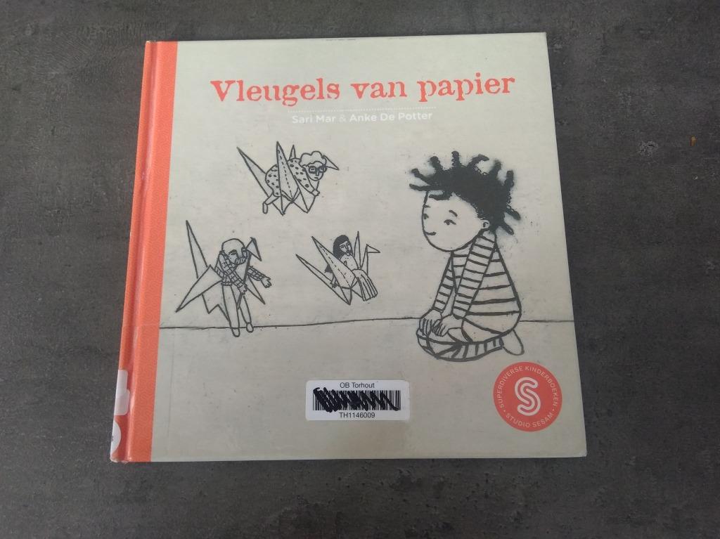 vleugels van papier ridder van karton, Ophalen of Verzenden, Gelezen