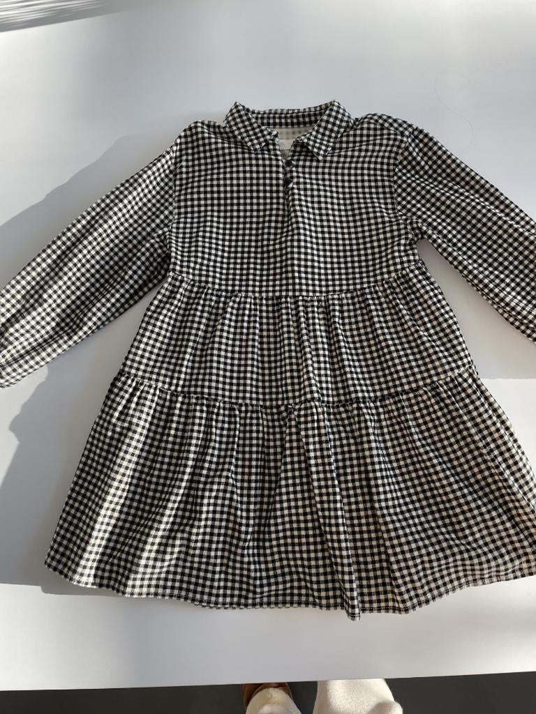 Zwart/wit geruit fluwelen kleedje van Zara maat 128, Kinderen en Baby's, Kinderkleding | Maat 128, Meisje, Ophalen of Verzenden