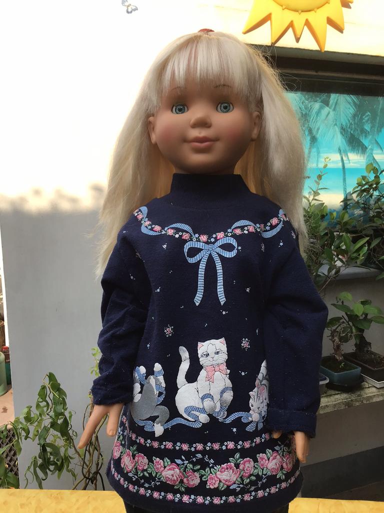 Poupée de 90 cm -  yeux bleus - long cheveux blond, Verzamelen, Poppen, Pop