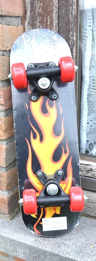 skateboard enfant neuf pour 4 a 7 ans modele 2, Ophalen of Verzenden, Nieuw, Skateboard