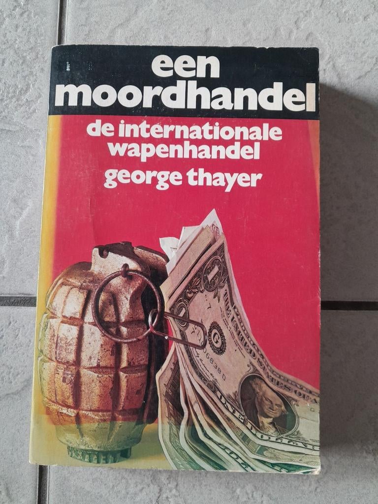 Een moordhandel van George Thayer, Boeken, Oorlog en Militair, Ophalen, Gelezen