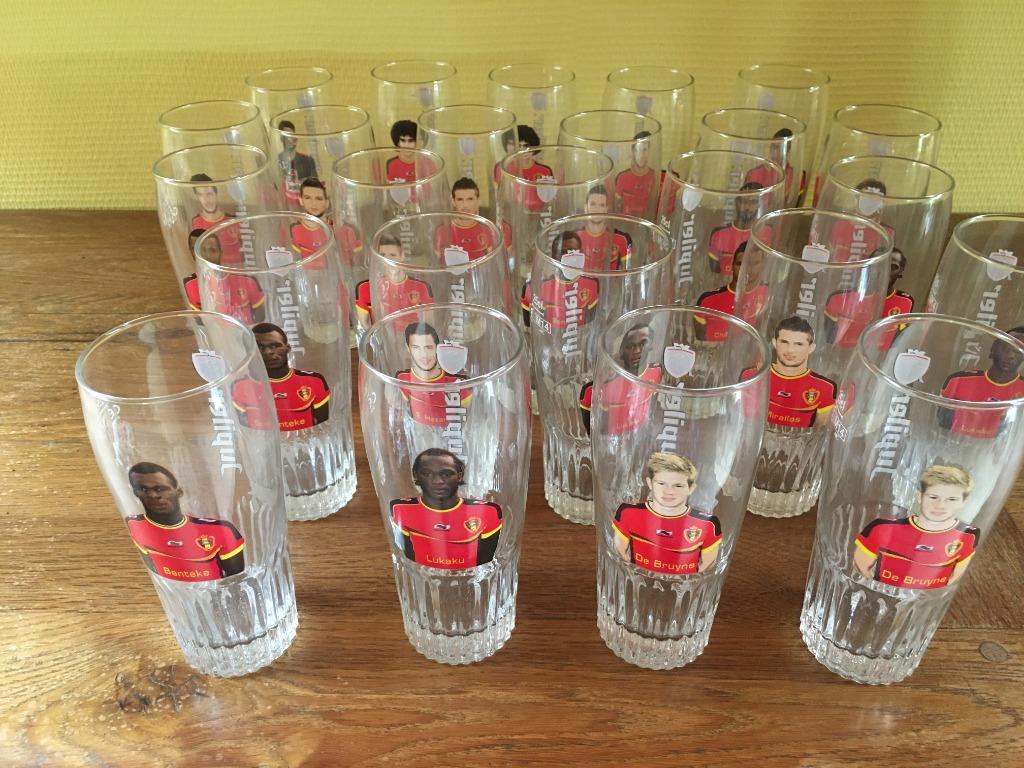 25 verres de Red Devils, Enlèvement ou Envoi, Neuf, Verre à bière