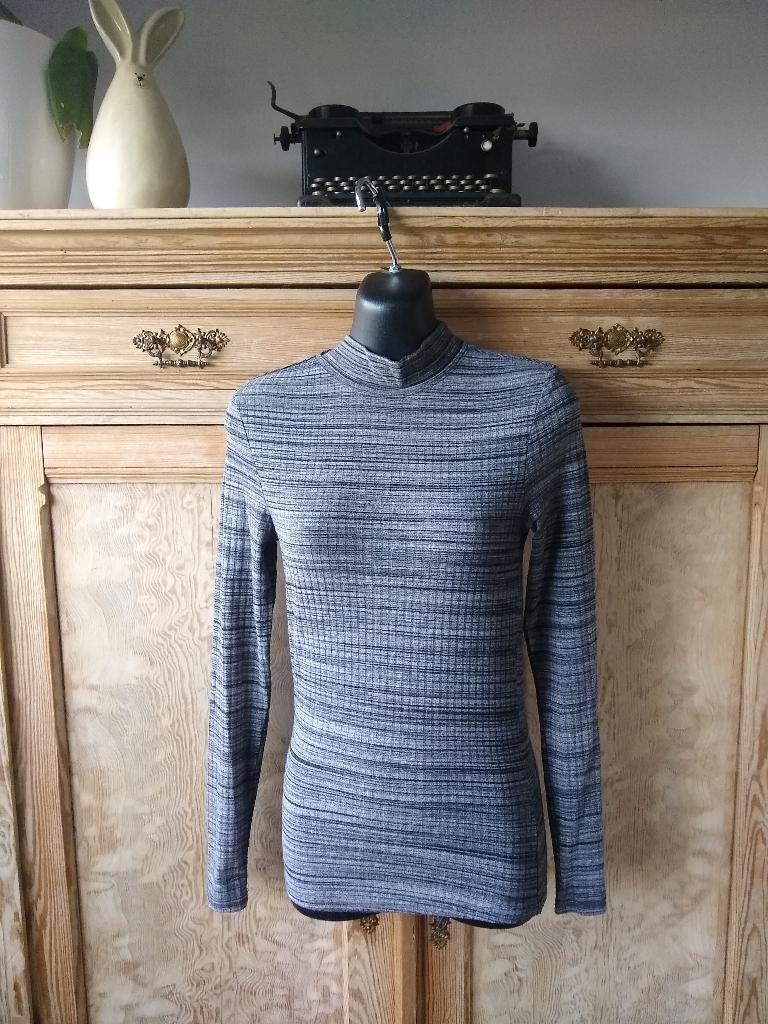 Reserved YFL stijlvol high neck truitje, mt XS, Enlèvement ou Envoi, Yfl reserved, Comme neuf, Taille 34 (XS) ou plus petite