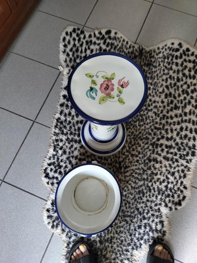 Bloempot op zuil, heel oud, weg wegens overlijden, Ophalen of Verzenden