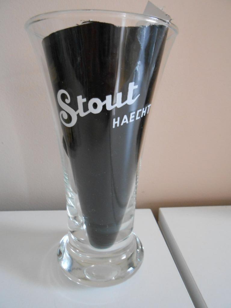 Oud bierglas Stout , brouwerij Haacht uit Boortmeerbeek ., Ophalen of Verzenden