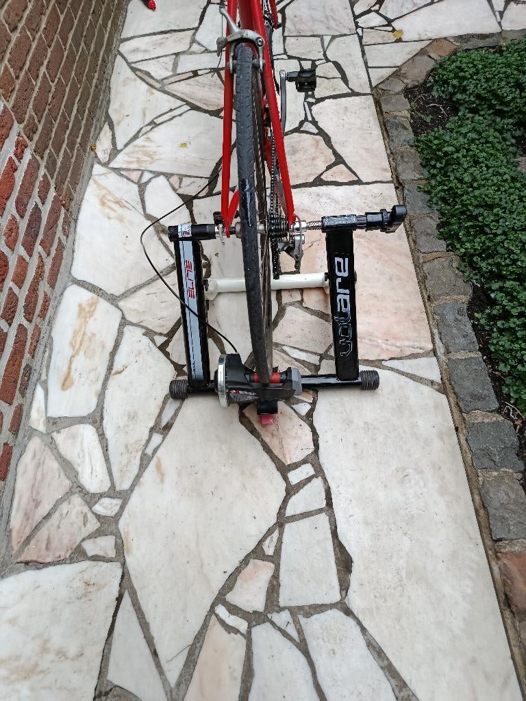 Rouleau d'entrainement pour vélo, Sports & Fitness, Cyclisme, Enlèvement, Utilisé, Autres types