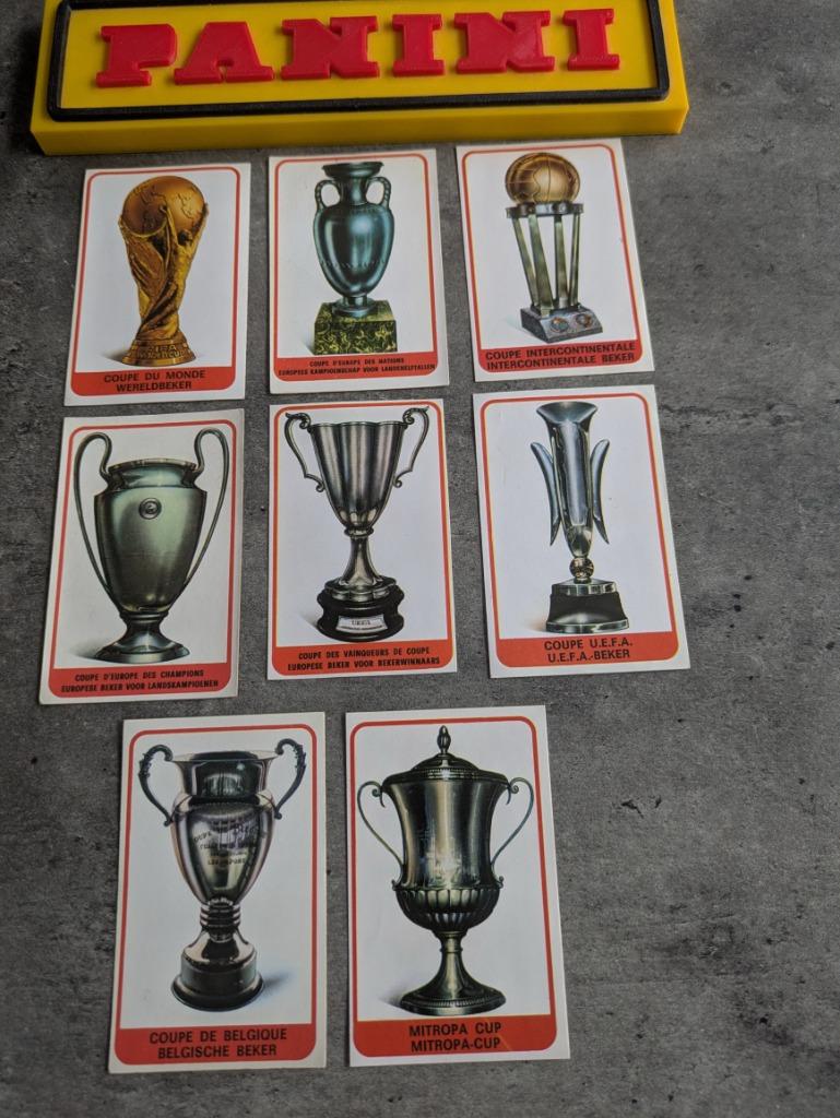 PANINI FOOTBALL 1972/73 BEKERS 8X STICKERS 1972, Hobby en Vrije tijd, Stickers en Plaatjes, Zo goed als nieuw, Verzenden