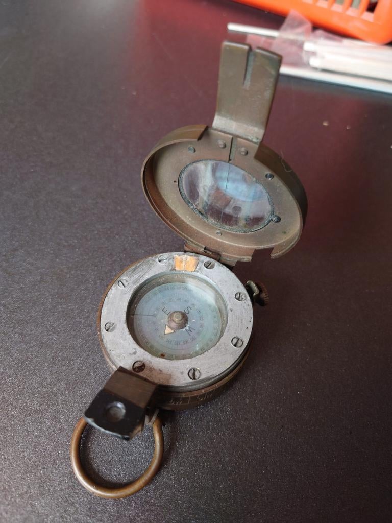 ww2 AEC (Barker) field/marching compas, Verzamelen, Militaria | Tweede Wereldoorlog, Ophalen of Verzenden, Landmacht, Overige typen