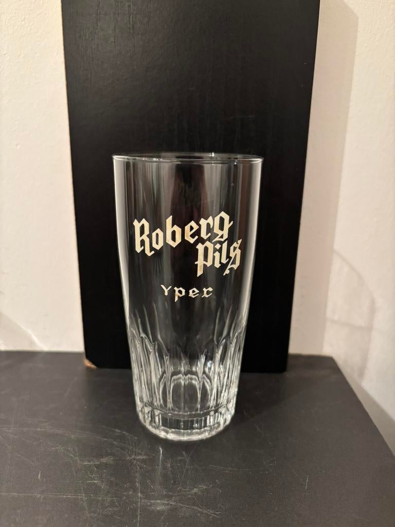 Ancien verre à bière peint Roberg Pils Yper, Enlèvement ou Envoi, Comme neuf, Verre ou Verres, Autres marques
