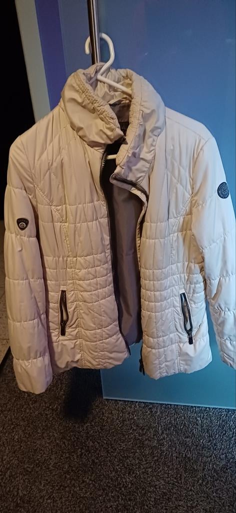 Beige jas, merk Taifun, Kleding | Dames, Jassen | Winter, Ophalen of Verzenden, Zo goed als nieuw, Maat 42/44 (L), Beige