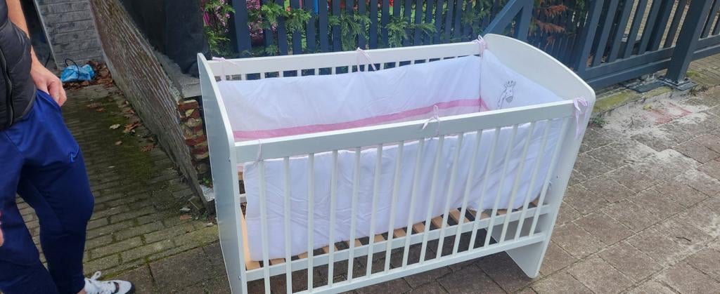 Lit bébé 120cm sur 60cm état neuf