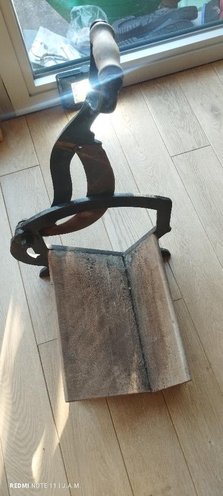Antieke Snijmachine, gietijzer & hout., Ophalen