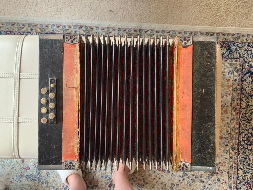 Accordion vintage de plus de 100 ans, Enlèvement ou Envoi, Utilisé, Accordéon à boutons, Autres marques