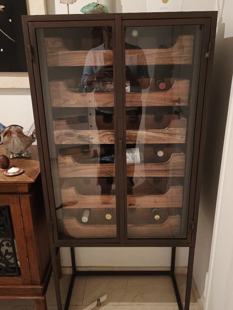 wijnkast, Ophalen, Zo goed als nieuw