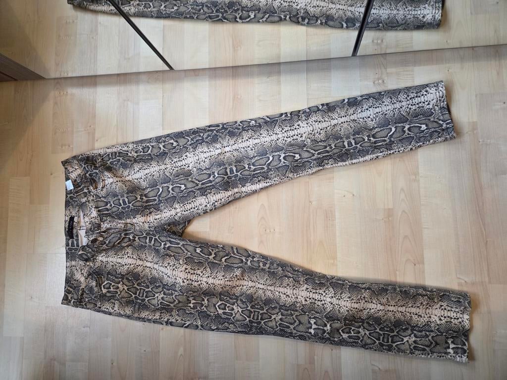 Leuke broek met slangenprint maat 42 Lolaliza, Maat 42/44 (L), Ophalen of Verzenden, Zo goed als nieuw, Lang