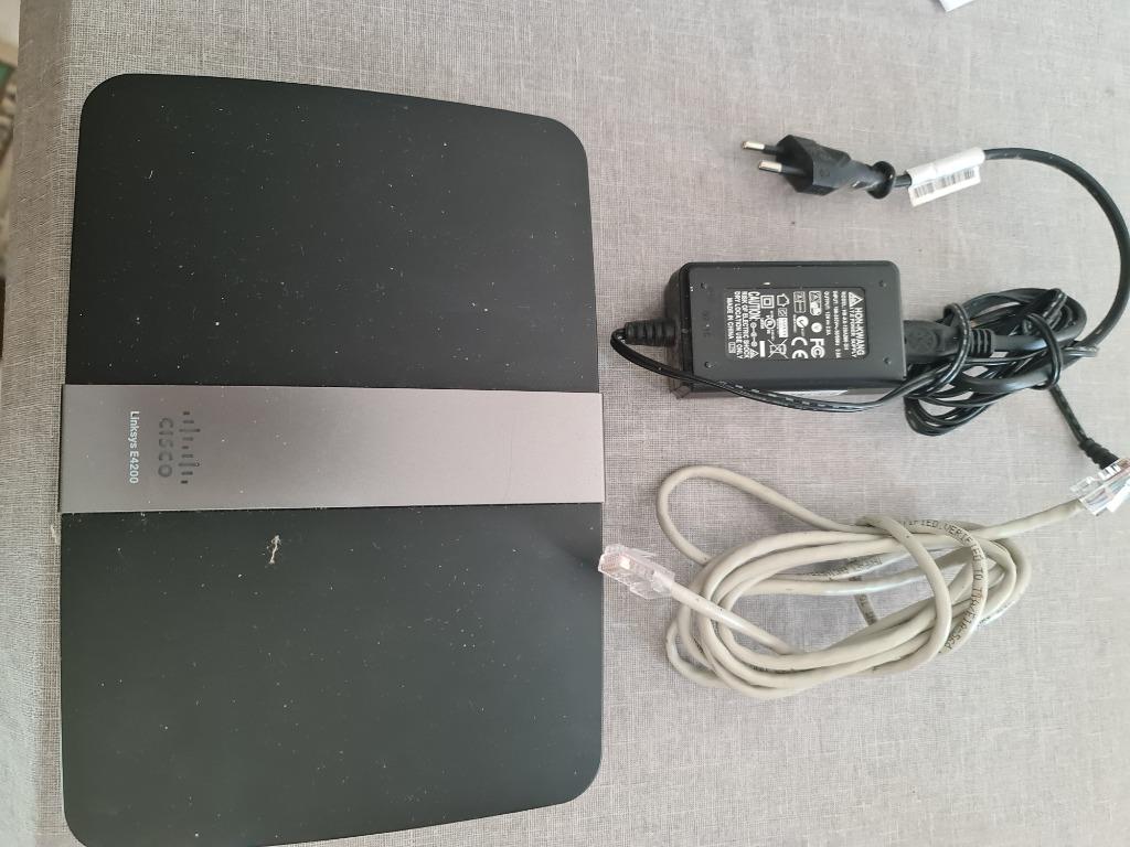 Linksys wireless- n router e4200-ew 4 gb 35 EURO, Enlèvement, Routeur