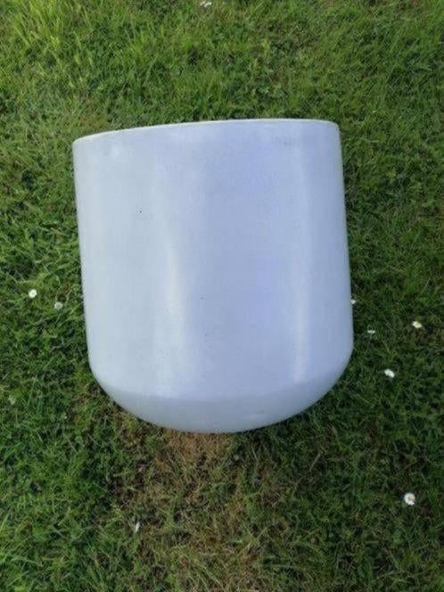 Superbe pot en résine effet beton lissé., Jardin & Terrasse, 40 cm ou plus, 40 à 70 cm, Rond, Synthétique
