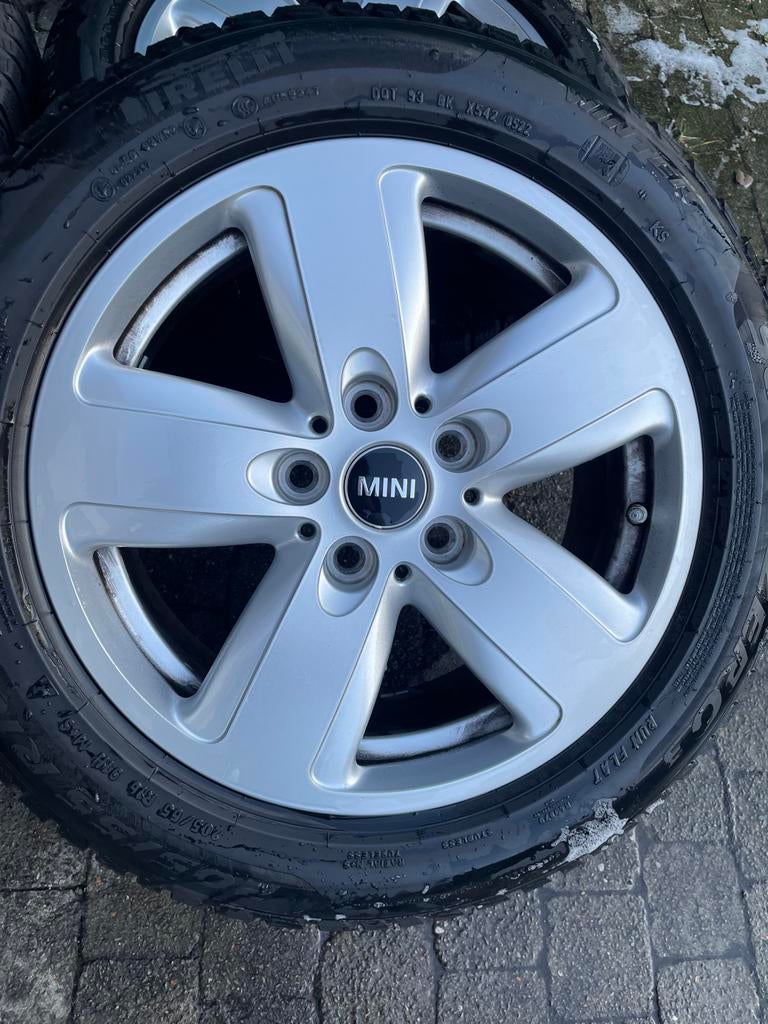 Winterbanden 205 55 16 BMW/MINI, Auto-onderdelen, Banden en Velgen, Ophalen, 16 inch, Band(en), 205 mm