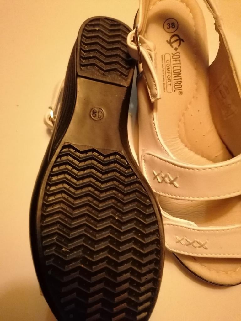Sandalen wit 38, Ophalen of Verzenden, Zo goed als nieuw, Wit, Sandalen