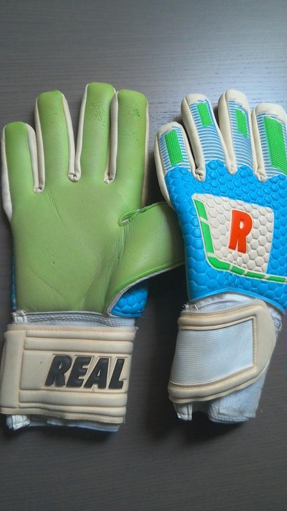 Keeperhandschoenen REAL 220, Sport en Fitness, Voetbal, Ophalen of Verzenden, Zo goed als nieuw, Handschoenen